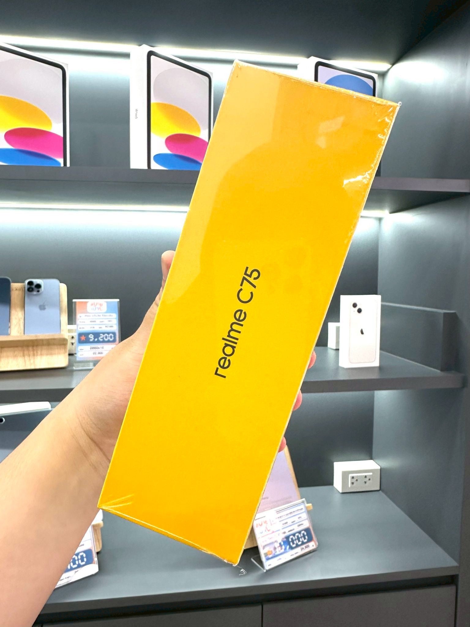 Realme C75 8/128GB สี Lightning Gold มือ 1