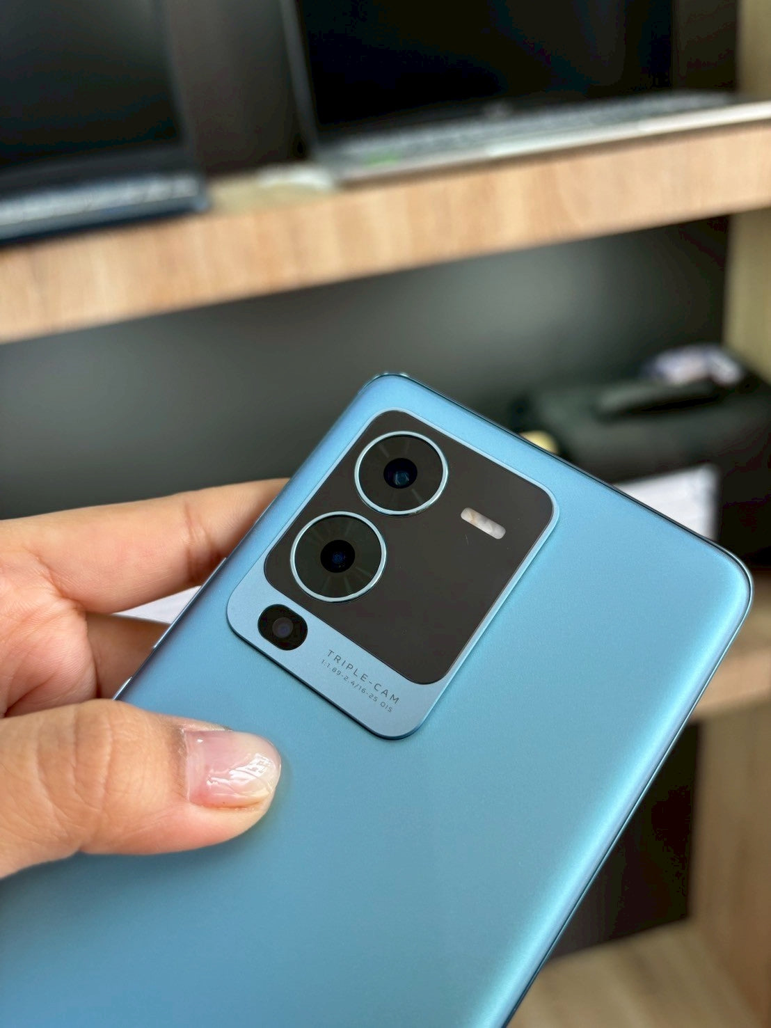 Vivo V25 Pro 12+256GB สี Surfing Blue (5G)