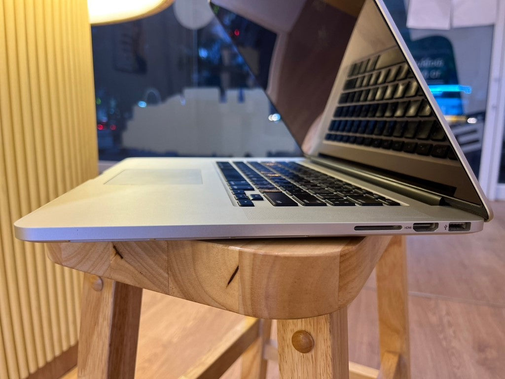 MacBook Pro (Retina,15-inch, 2015) 16/512GB สีเงิน