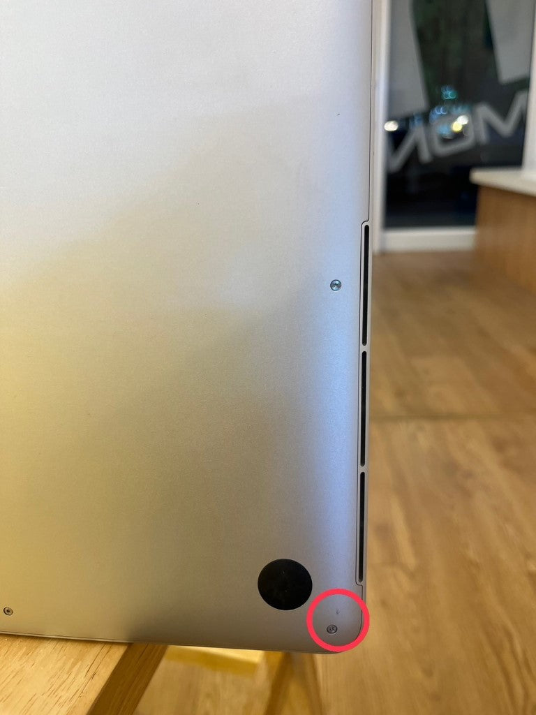MacBook Pro (Retina,15-inch, 2015) 16/512GB สีเงิน