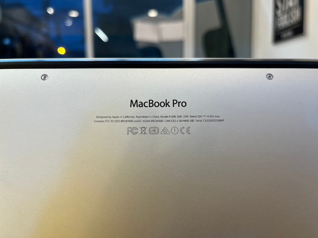 MacBook Pro (Retina,15-inch, 2015) 16/512GB สีเงิน